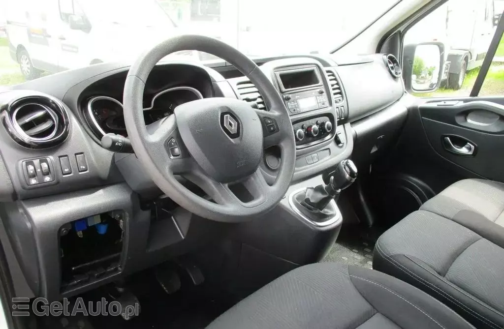 RENAULT Trafic 
