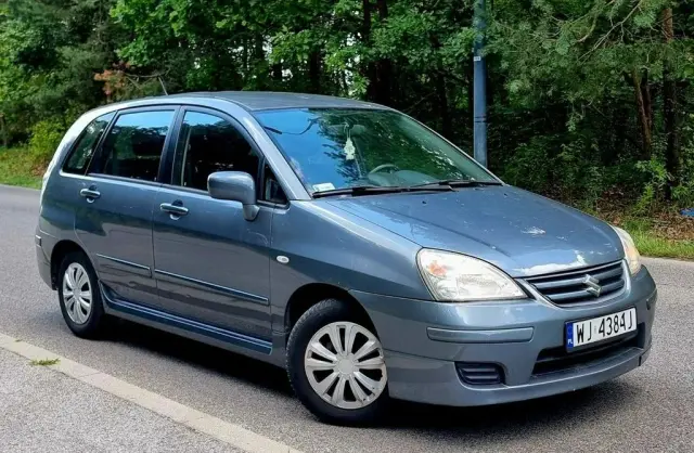 SUZUKI Liana 