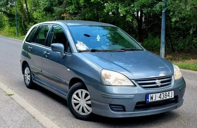 SUZUKI Liana 