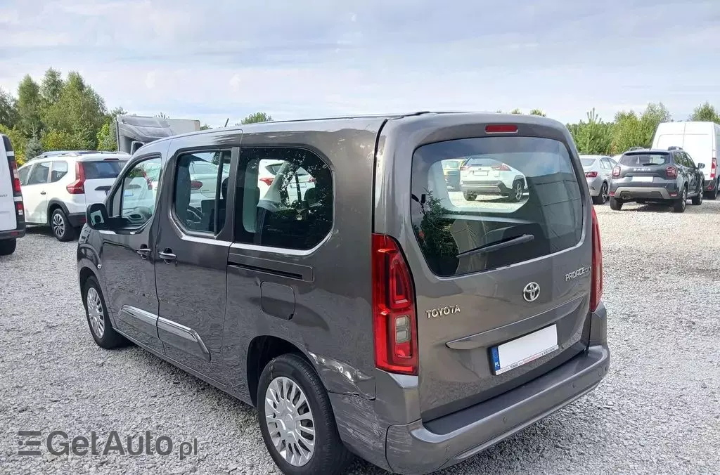 TOYOTA Proace 