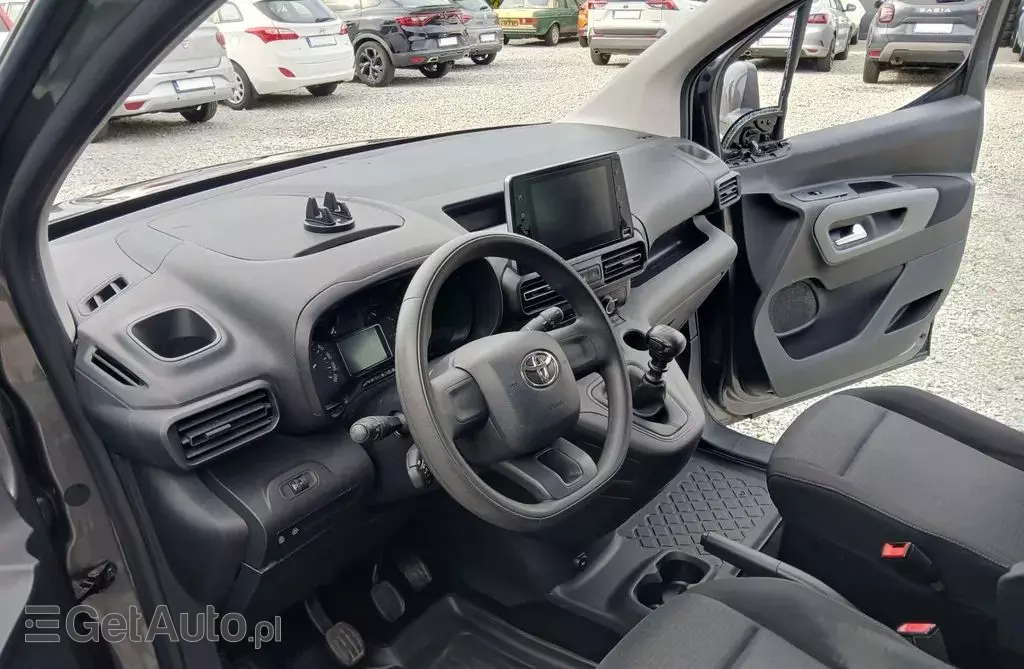 TOYOTA Proace 