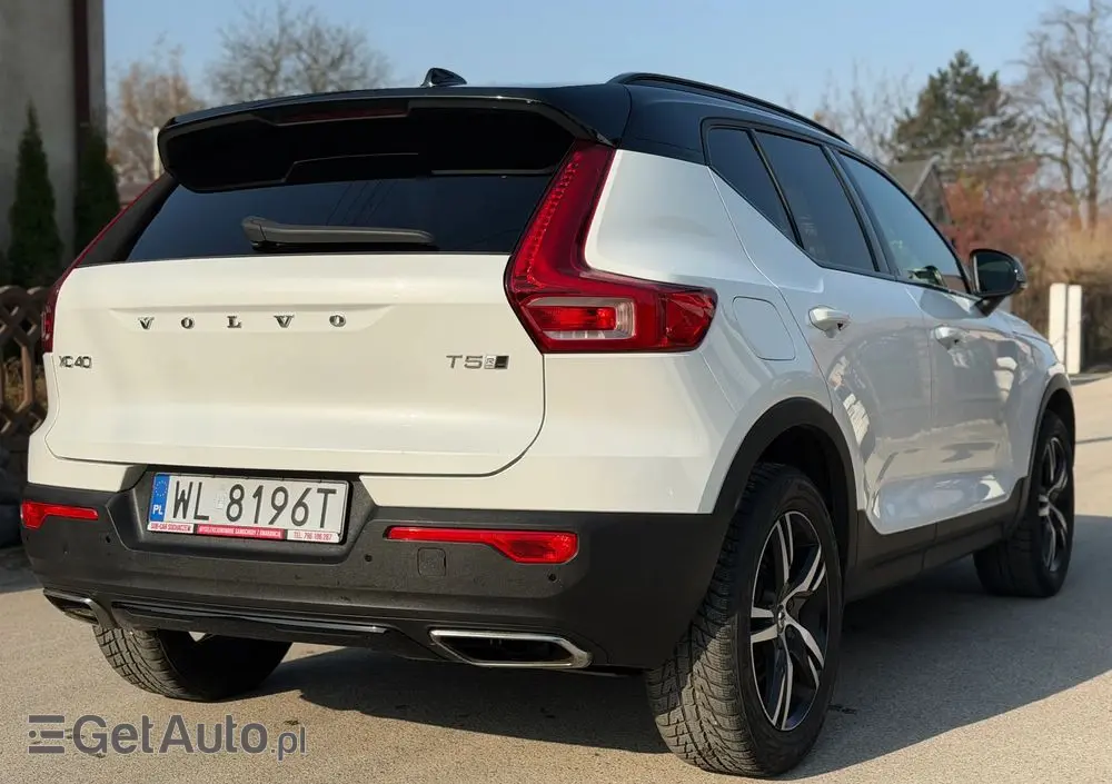 VOLVO XC 40 T5 AWD R-Design