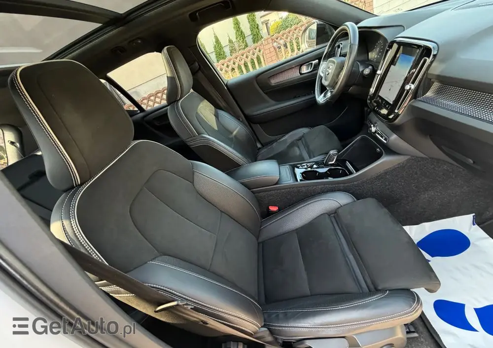 VOLVO XC 40 T5 AWD R-Design