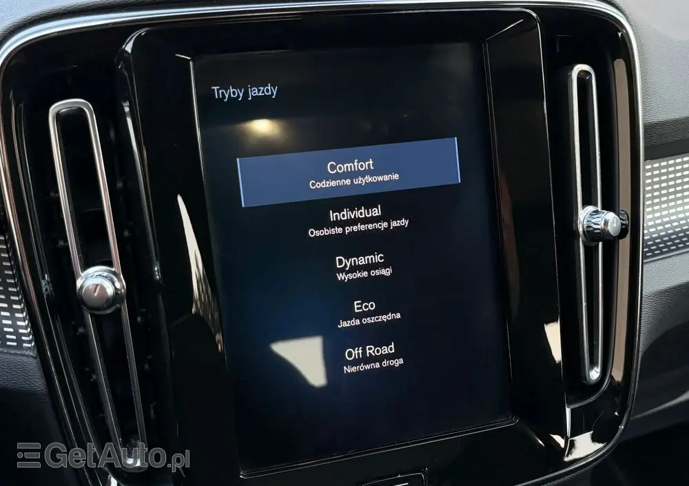 VOLVO XC 40 T5 AWD R-Design