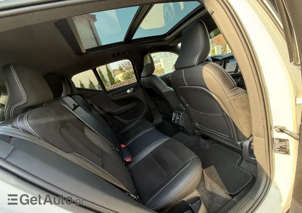 VOLVO XC 40 T5 AWD R-Design