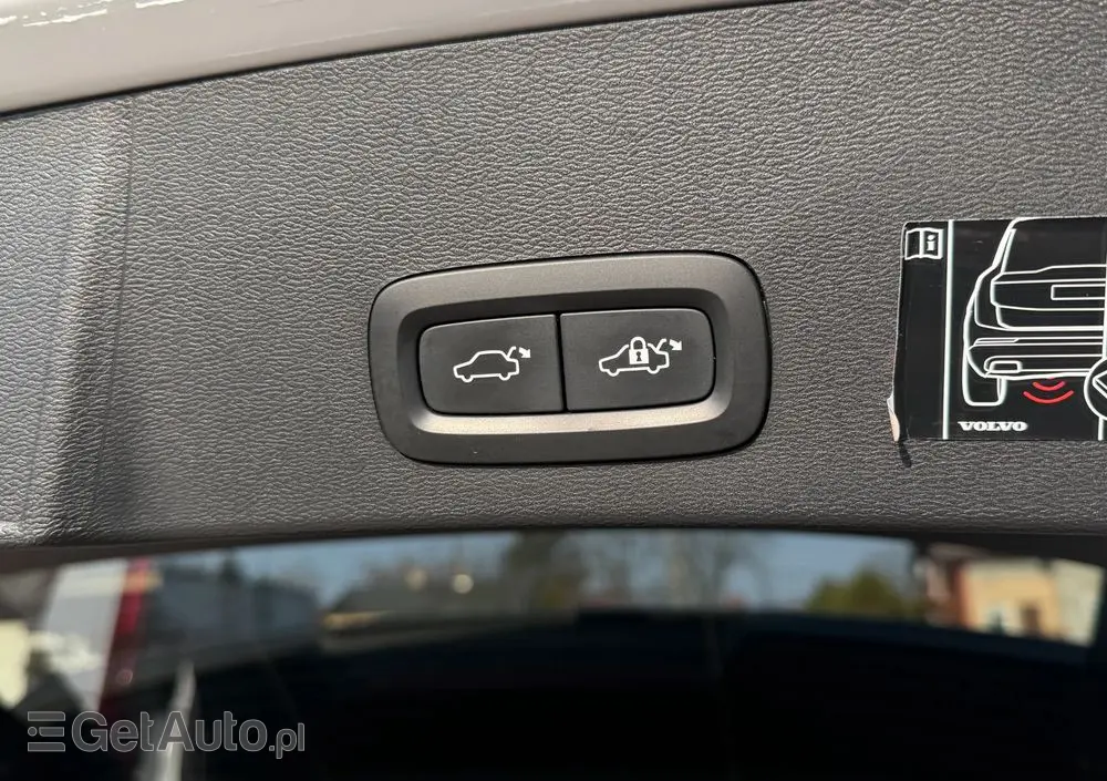 VOLVO XC 40 T5 AWD R-Design