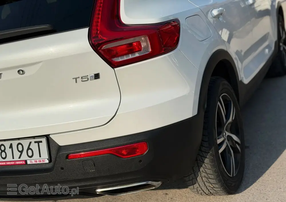 VOLVO XC 40 T5 AWD R-Design