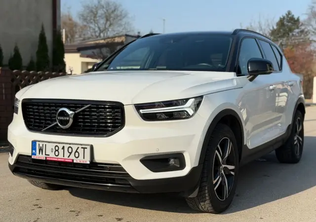 VOLVO XC 40 T5 AWD R-Design