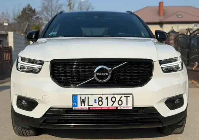 VOLVO XC 40 T5 AWD R-Design