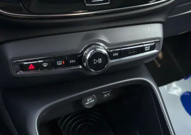 VOLVO XC 40 T5 AWD R-Design