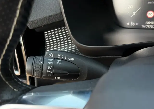 VOLVO XC 40 T5 AWD R-Design