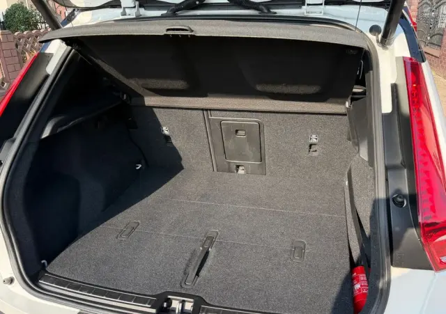 VOLVO XC 40 T5 AWD R-Design