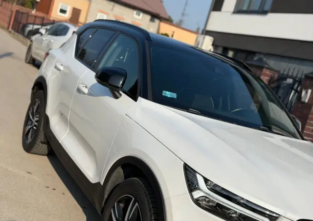 VOLVO XC 40 T5 AWD R-Design