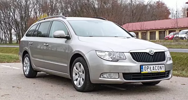 SKODA Superb 