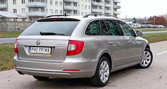 SKODA Superb 