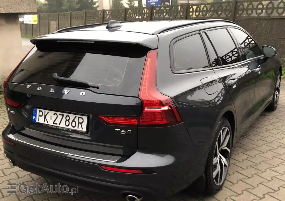 VOLVO V60 T6 AWD Momentum Pro