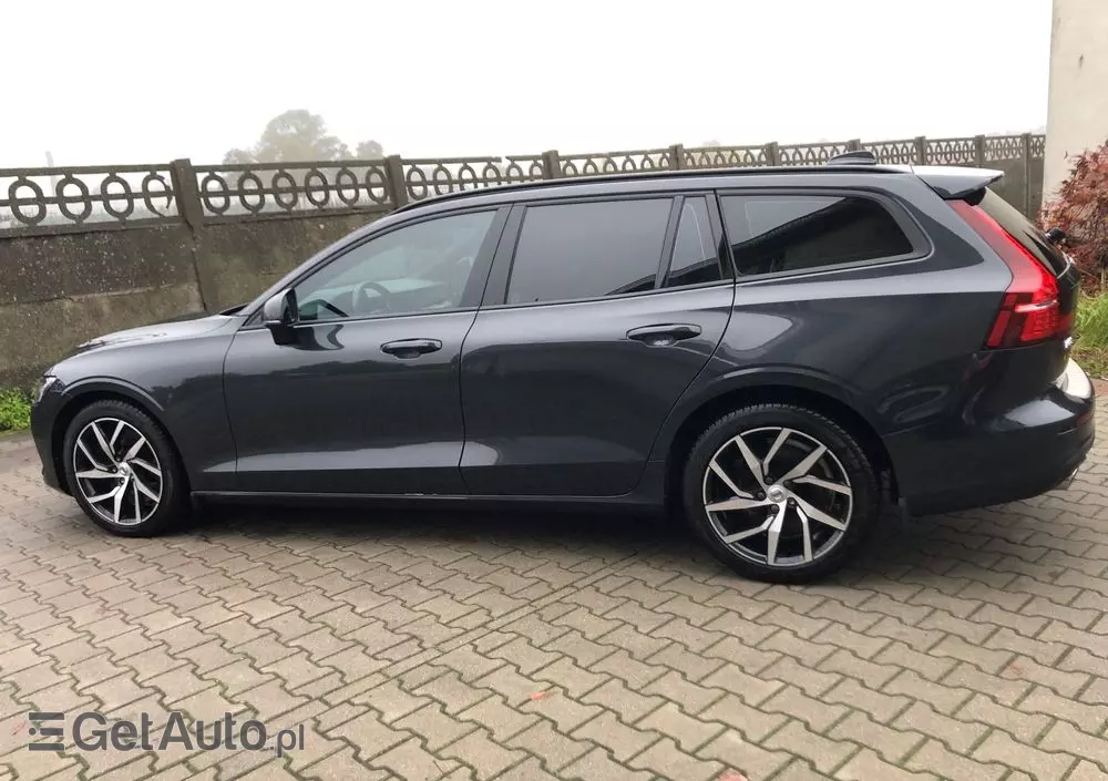 VOLVO V60 T6 AWD Momentum Pro