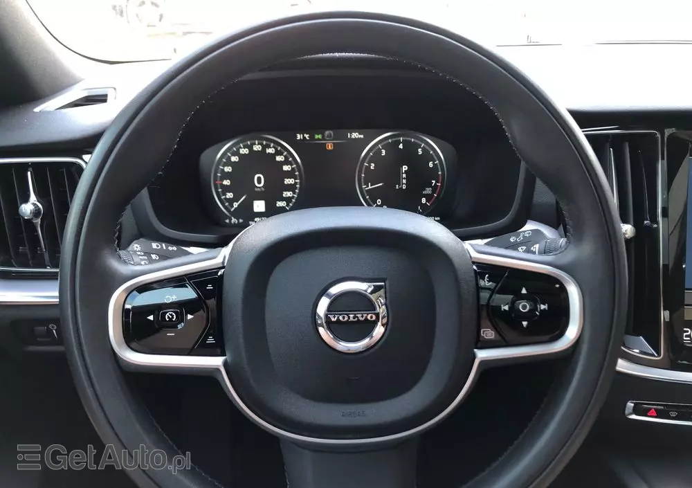 VOLVO V60 T6 AWD Momentum Pro