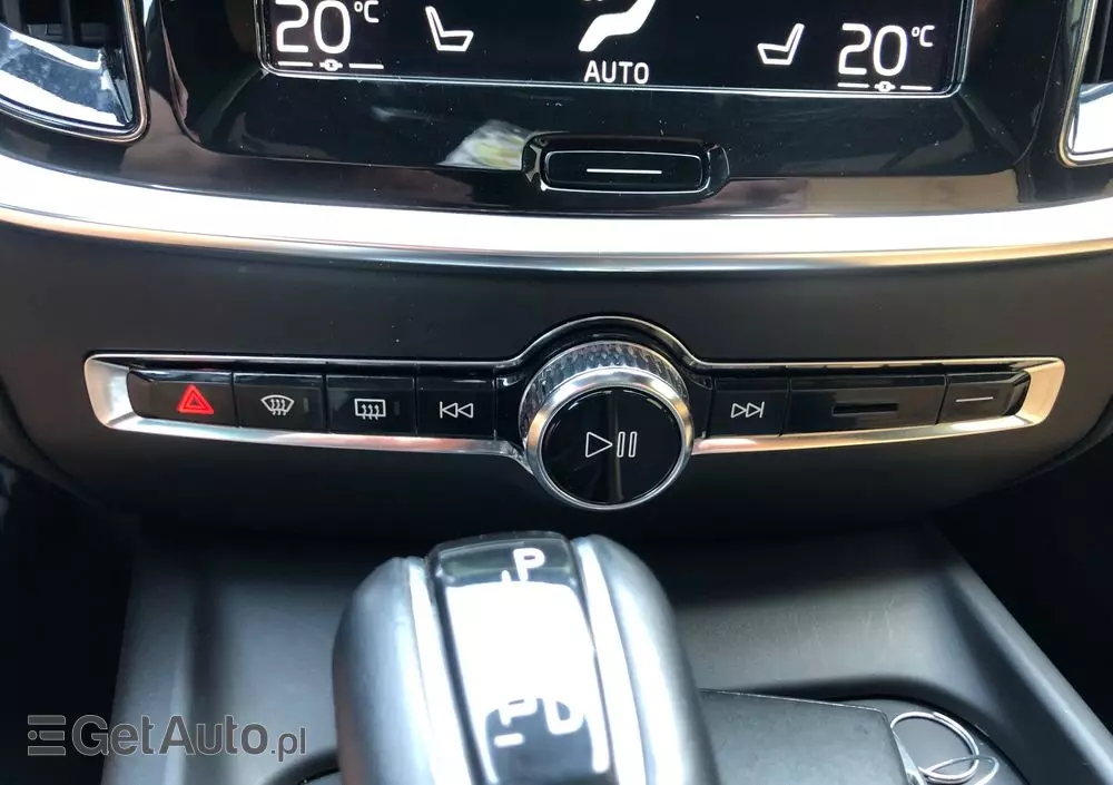 VOLVO V60 T6 AWD Momentum Pro