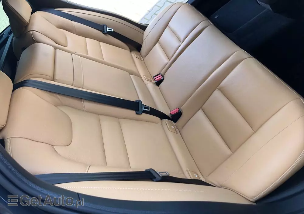 VOLVO V60 T6 AWD Momentum Pro