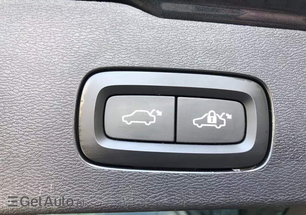 VOLVO V60 T6 AWD Momentum Pro