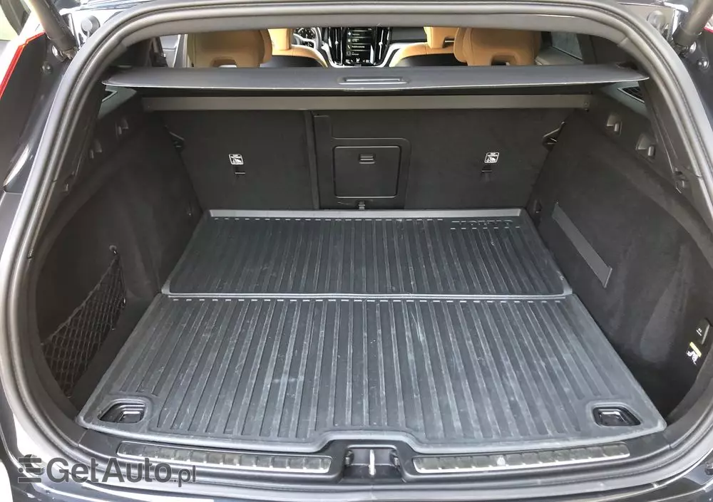 VOLVO V60 T6 AWD Momentum Pro