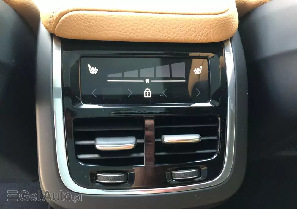 VOLVO V60 T6 AWD Momentum Pro