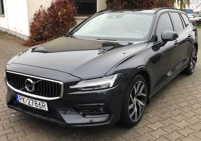 VOLVO V60 T6 AWD Momentum Pro