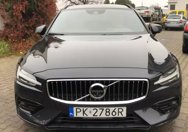 VOLVO V60 T6 AWD Momentum Pro