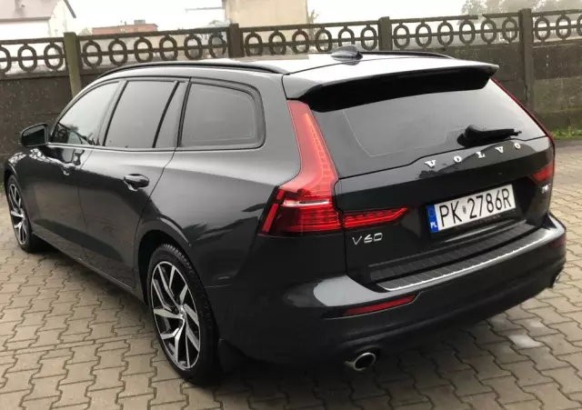 VOLVO V60 T6 AWD Momentum Pro