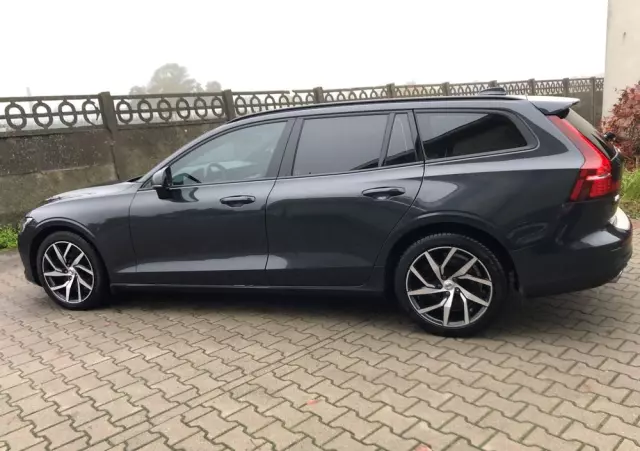 VOLVO V60 T6 AWD Momentum Pro