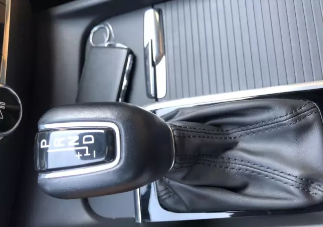 VOLVO V60 T6 AWD Momentum Pro