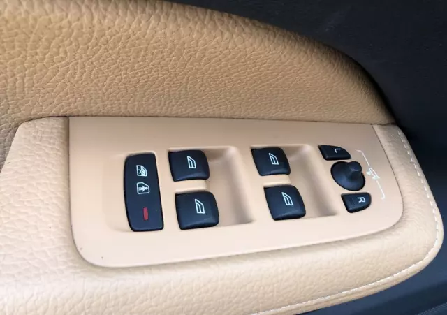 VOLVO V60 T6 AWD Momentum Pro