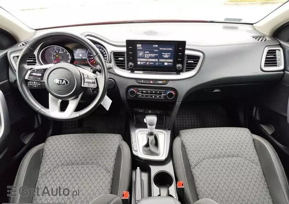 KIA Ceed 1.5 T-GDI M DCT