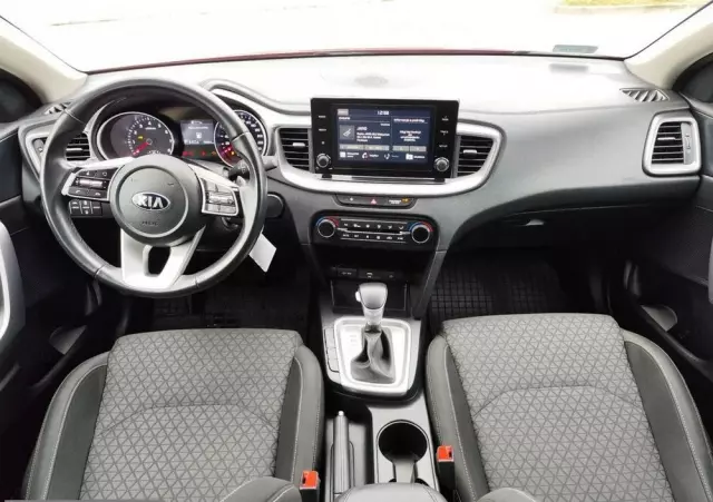 KIA Ceed 1.5 T-GDI M DCT