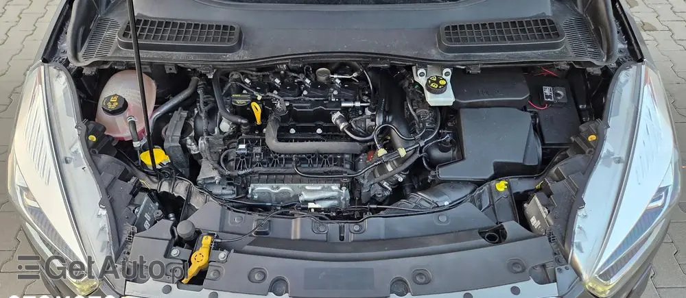 FORD Kuga 1.5 EcoBoost 2x4 Titanium