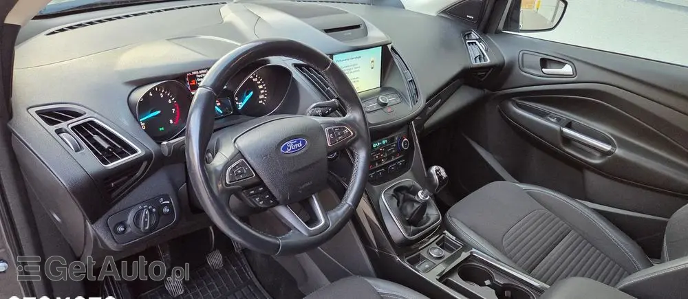 FORD Kuga 1.5 EcoBoost 2x4 Titanium