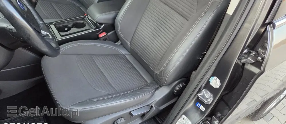 FORD Kuga 1.5 EcoBoost 2x4 Titanium