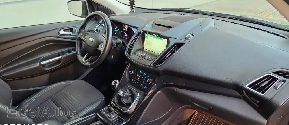 FORD Kuga 1.5 EcoBoost 2x4 Titanium