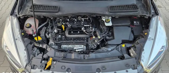 FORD Kuga 1.5 EcoBoost 2x4 Titanium