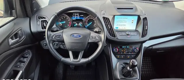 FORD Kuga 1.5 EcoBoost 2x4 Titanium