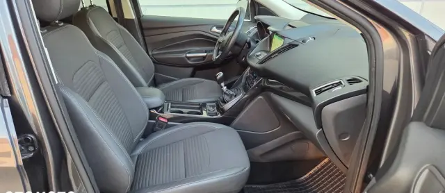 FORD Kuga 1.5 EcoBoost 2x4 Titanium