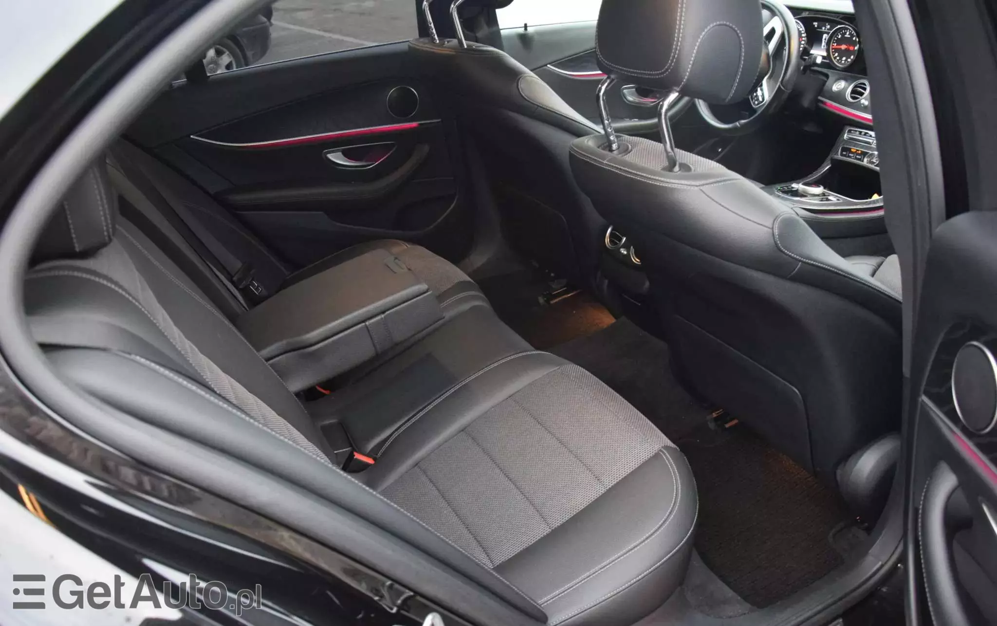 MERCEDES-BENZ Klasa E 200 d T 9G-TRONIC AMG Line