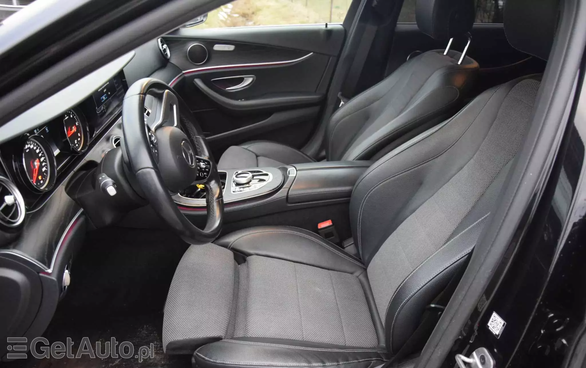 MERCEDES-BENZ Klasa E 200 d T 9G-TRONIC AMG Line