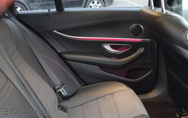 MERCEDES-BENZ Klasa E 200 d T 9G-TRONIC AMG Line