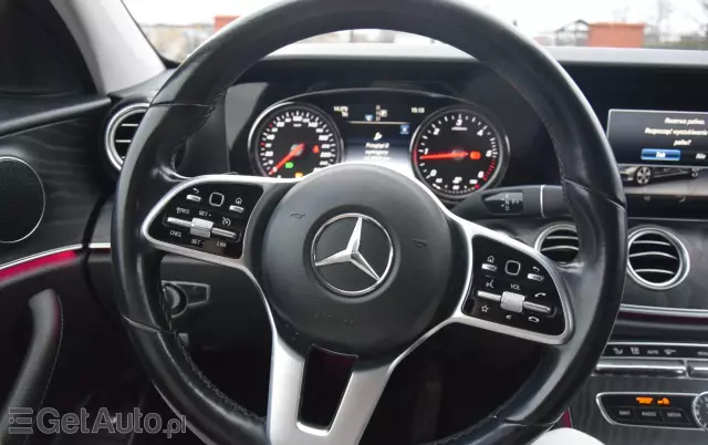 MERCEDES-BENZ Klasa E 200 d T 9G-TRONIC AMG Line