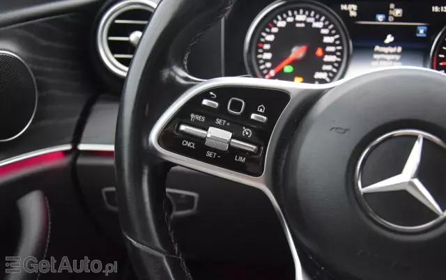 MERCEDES-BENZ Klasa E 200 d T 9G-TRONIC AMG Line
