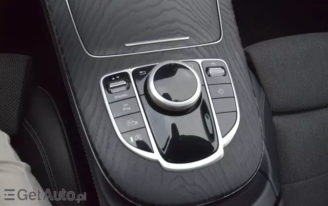 MERCEDES-BENZ Klasa E 200 d T 9G-TRONIC AMG Line