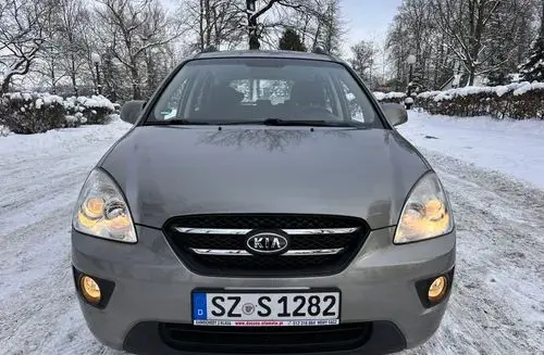 KIA Carens 