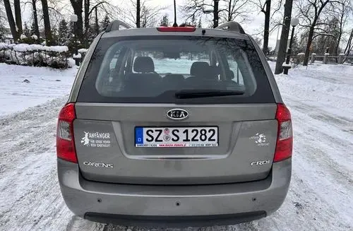 KIA Carens 